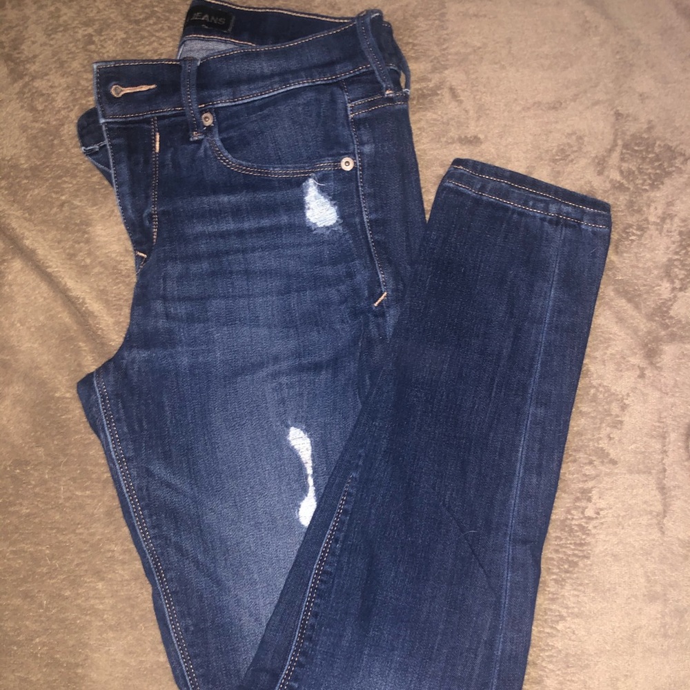 Express Women’s distressed mid rise leggings